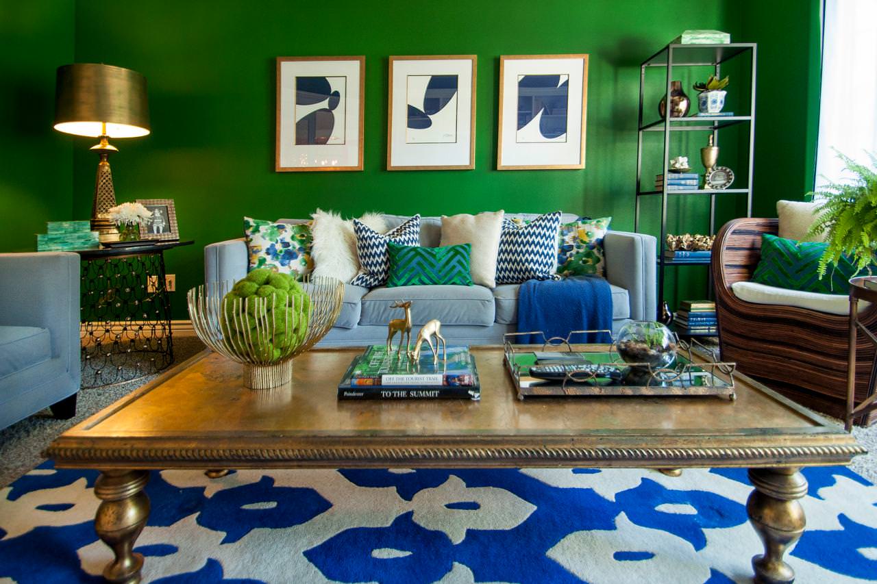 obývacia izba v zelenej dekorácii