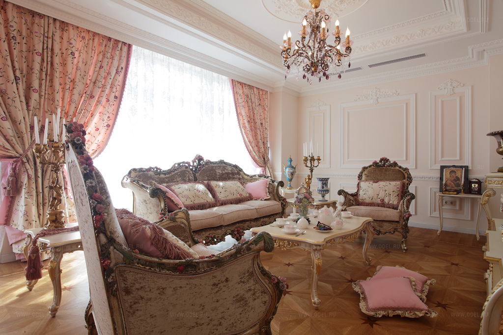 Baroque living room interior photo