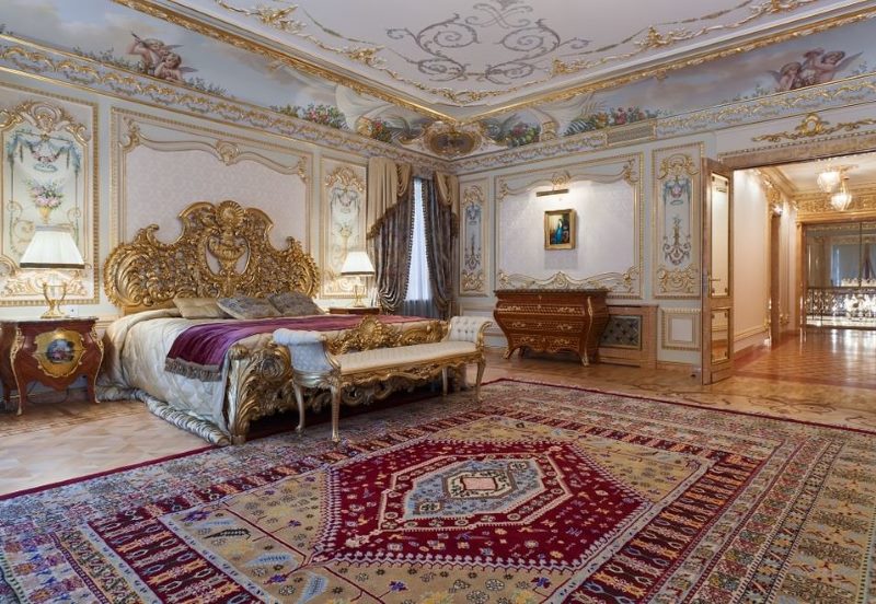 Baroque bedroom carpet