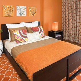 thảm màu cam cho phòng ngủ