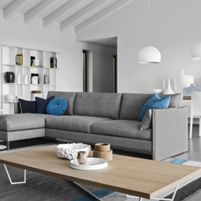 appartement aux couleurs vives et options d'idées de style moderne