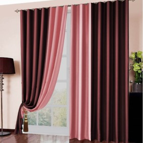 cortinas en las arandelas en las ideas de decoración de la sala de estar