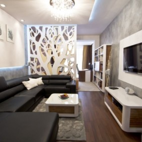 úzký obývací pokoj v bytě foto možnosti