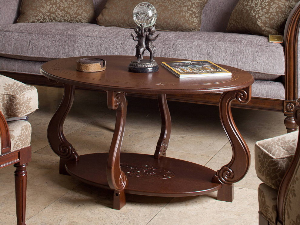 שולחן קפה עם רגלי עץ יפות