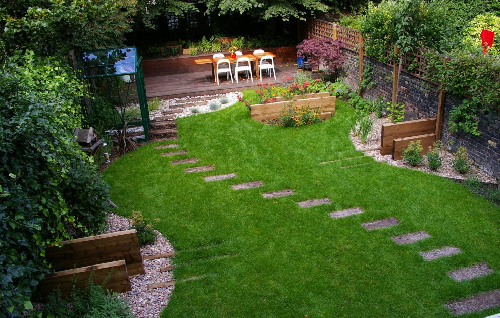 Step-by-step path through the lawn on a plot of 5 acres