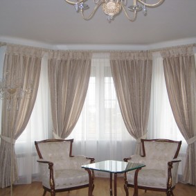 The decoration of the bay window in the living room
