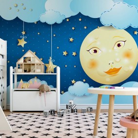 ירח על קיר הקיר בחדר השינה של הילדים