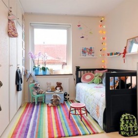 שטיח מואר בחדר ילדים מודרני