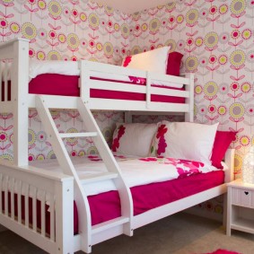 Giường cho bé gái ở nhiều độ tuổi khác nhau.