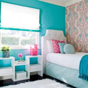 Blå vægge i et børns soveværelse