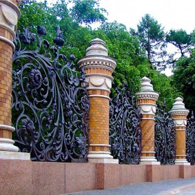 Hàng rào phong cách của một bất động sản cổ điển