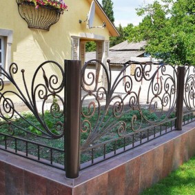 Gard decorativ la cabană