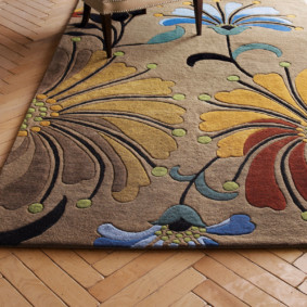 Beautiful rug with expressive patterns