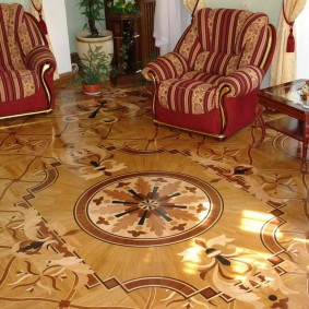 Beaux motifs au sol dans la chambre classique