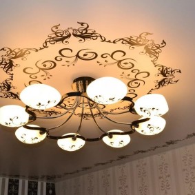 Photo printing on the ceiling with a horizontal chandelier
