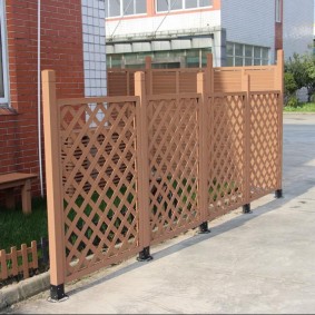 Lattice fence made of polymer material