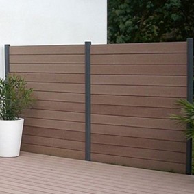 Two-section short fence