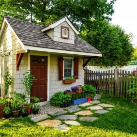 Ngôi nhà nhỏ làm bằng khối bê tông bọt