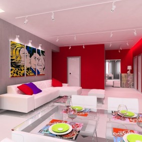 اللون الأحمر في المناطق الداخلية من الشقة