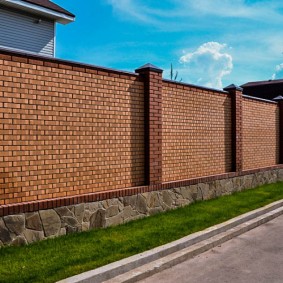 Cladding brick fence