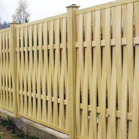 Portées en bois d'une clôture de campagne