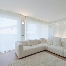 Svetlá miestnosť minimalizmu