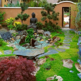 Small oriental style garden