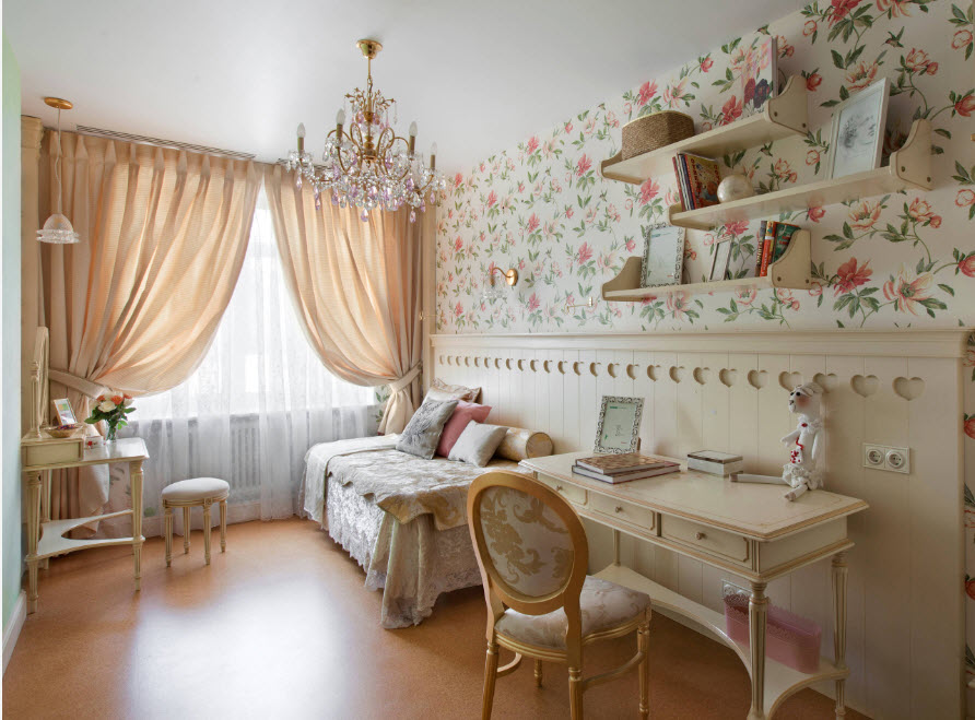 Wallpaper with flowers in the room of a girl of 8 years old