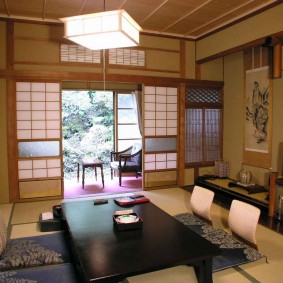 صورة غرفة المعيشة اليابانية