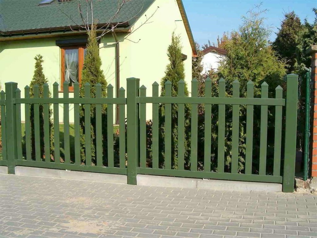 Low green plastic fence
