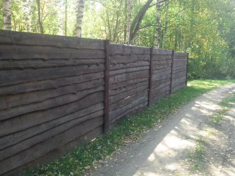 unedged fence photo
