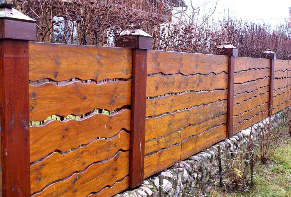 unedged wooden fence