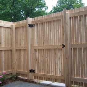 opțiuni de gard din lemn
