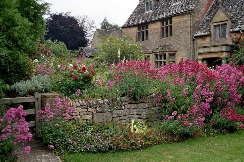 Perete de grădină în stil englez