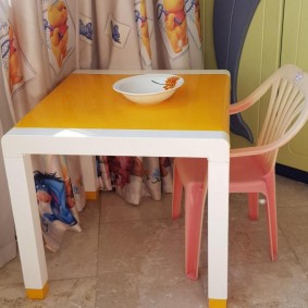 طاولات الأطفال مع صورة كرسي