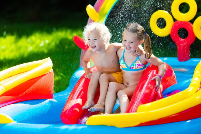 Bright inflatable pool for small children