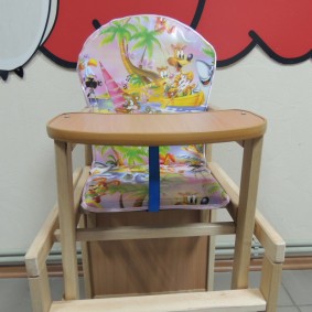 idei de design de scaun din lemn pentru copii