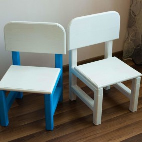 design de scaun înalt din lemn pentru copii