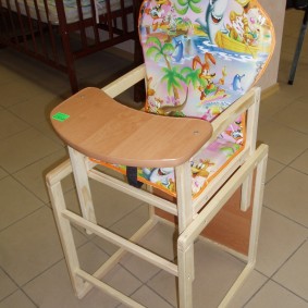 chaise enfant en bois design photo