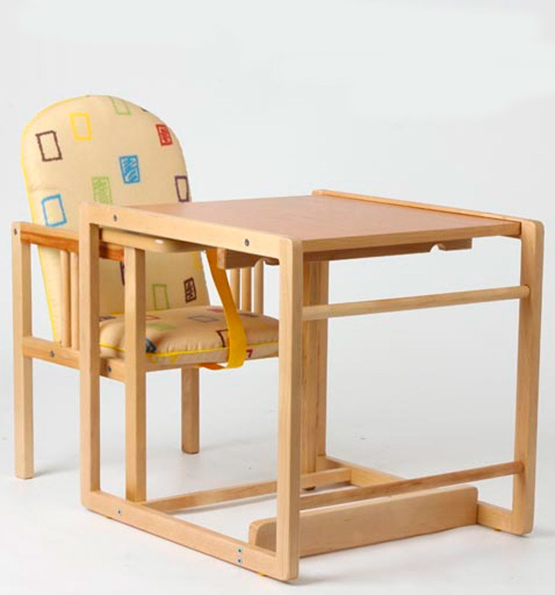 طاولة خشبية وكرسي