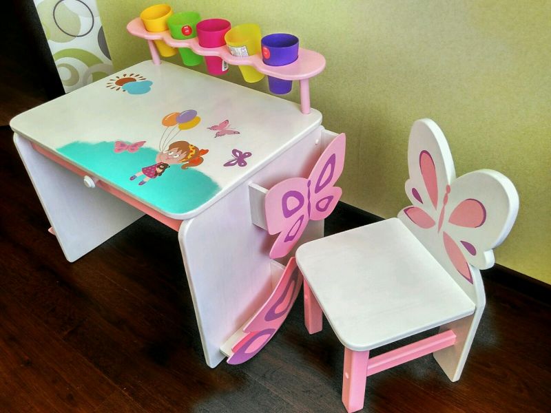 طاولة قابلة للطي للأطفال للفتيات