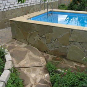 Wykończenie kamienne betonowe ściany ogrodzeniowe