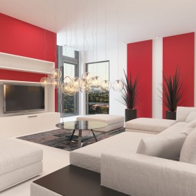 Červený a biely interiér modernej obývacej izby