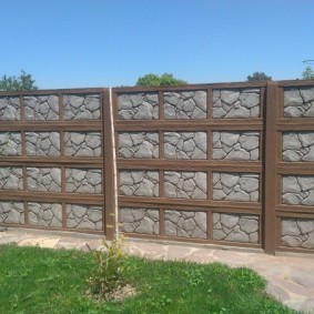 Vyztužený betonový zahradní plot
