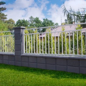 Decorative fencing made of concrete and metal