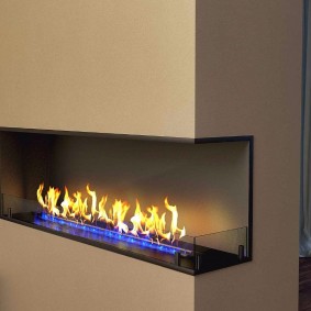 Living flame of a built-in fireplace