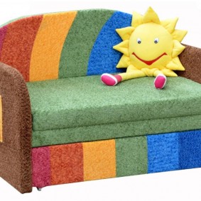 Canapea pliabilă în dormitorul copiilor