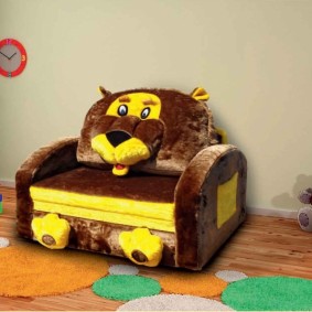 כסא לתינוק עם ריפוד שטיחים