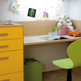 Compact table for a small child