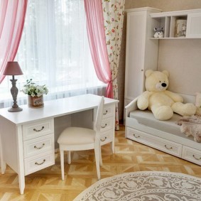 Classic table in a little girl's room